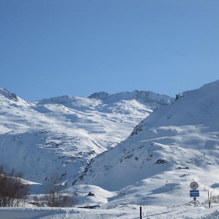 Hotel Des Alpes Realp エクステリア 写真