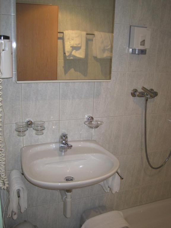 Hotel Des Alpes Realp 部屋 写真